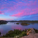 Feriehus 4 Bedroom Beautiful Home In Lyngdal