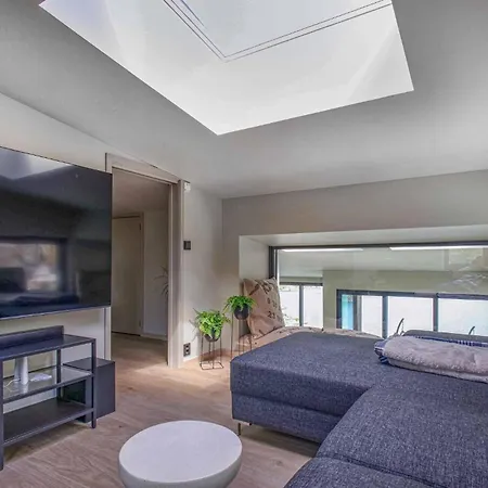 Stunning In With Kitchen