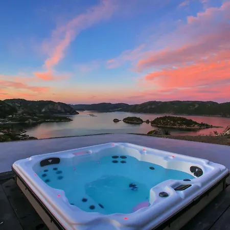 Stunning In With Kitchen Casa de Férias Lyngdal