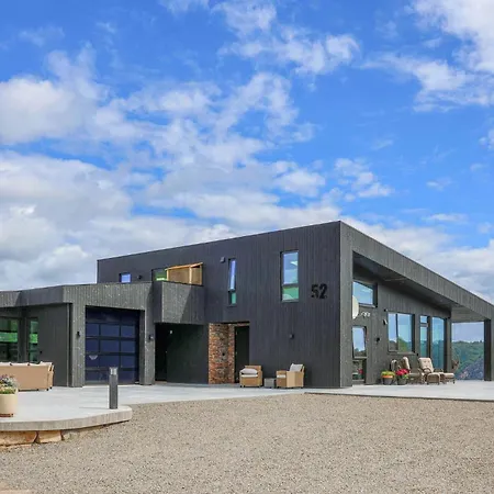 4 Bedroom Beautiful In Ferienhaus