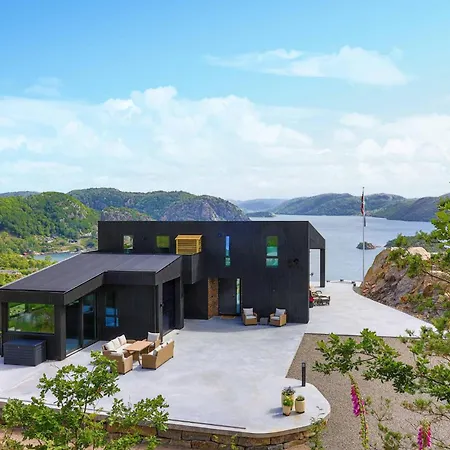 Stunning In With Kitchen Holiday home *